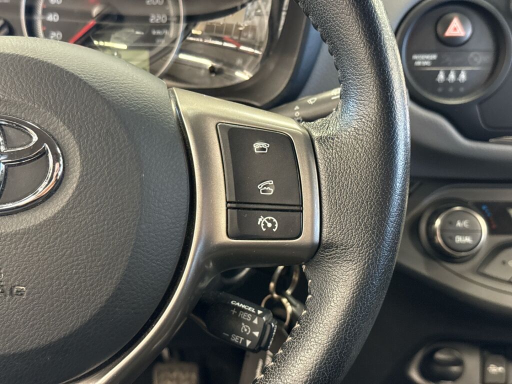 Toyota Yaris 2016 Harmaa