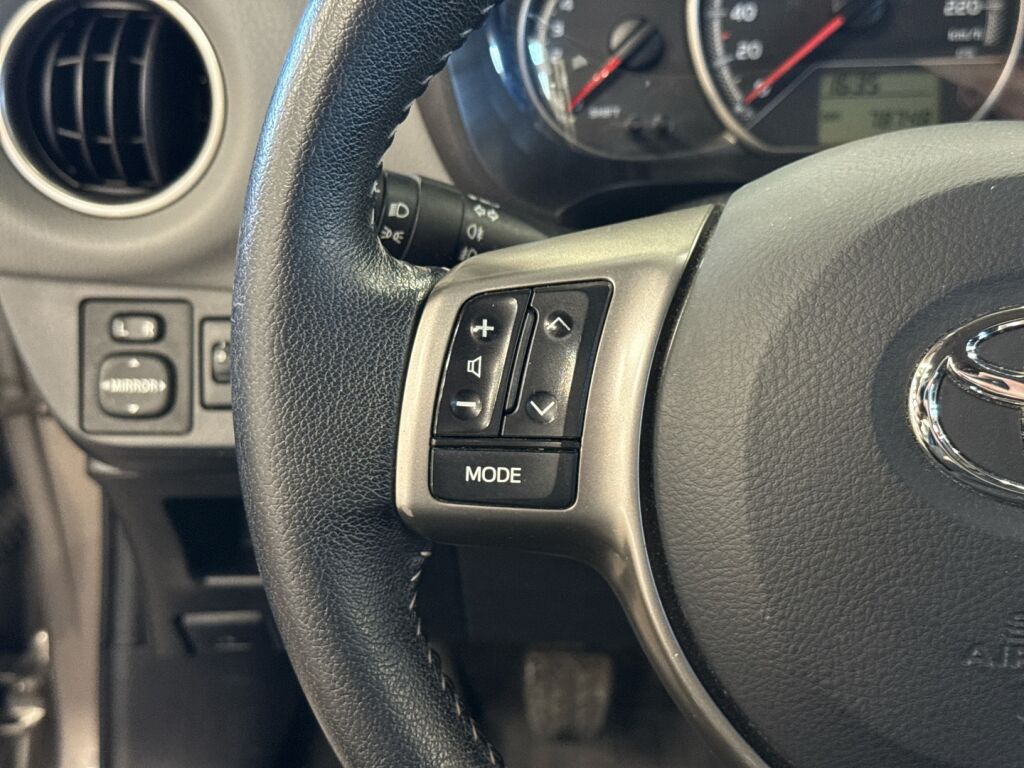 Toyota Yaris 2016 Harmaa