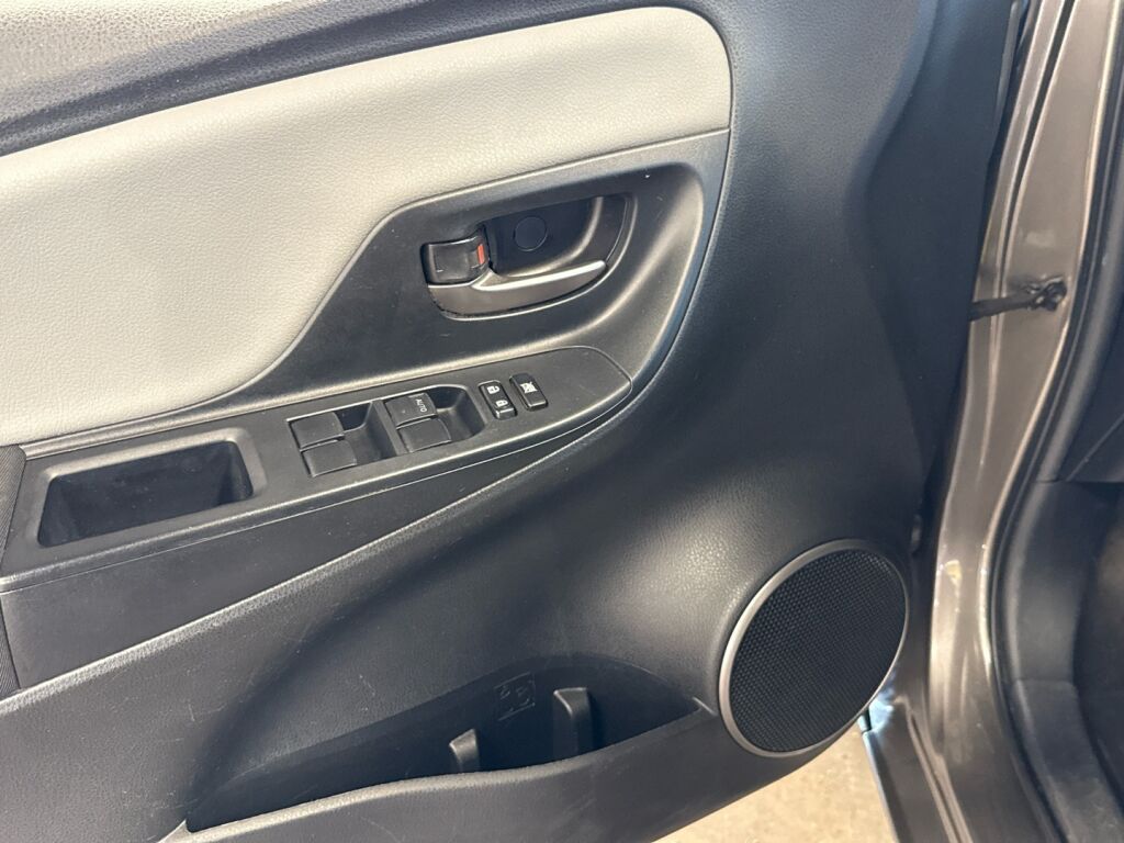 Toyota Yaris 2016 Harmaa