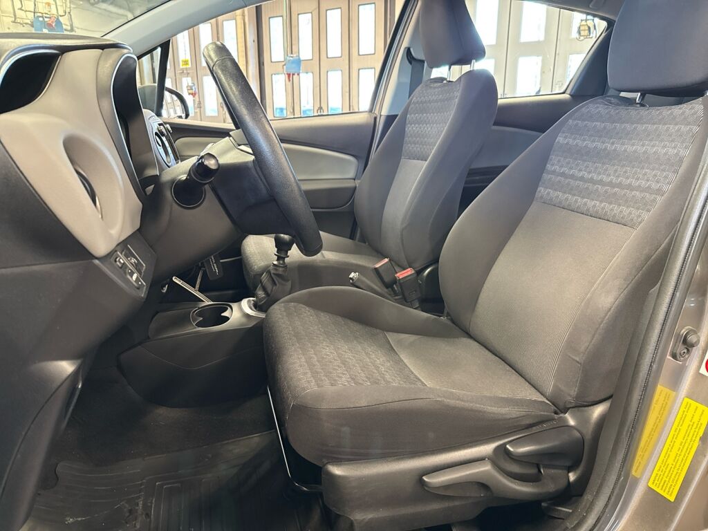 Toyota Yaris 2016 Harmaa