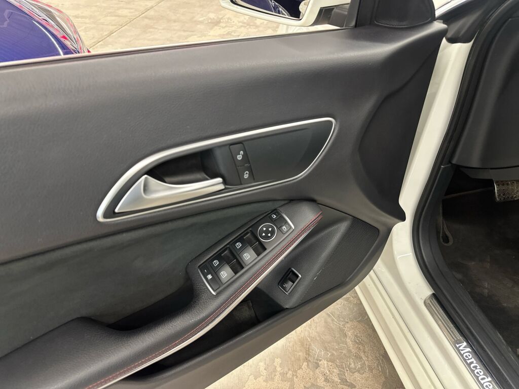 Mercedes-Benz CLA 2016 Valkoinen