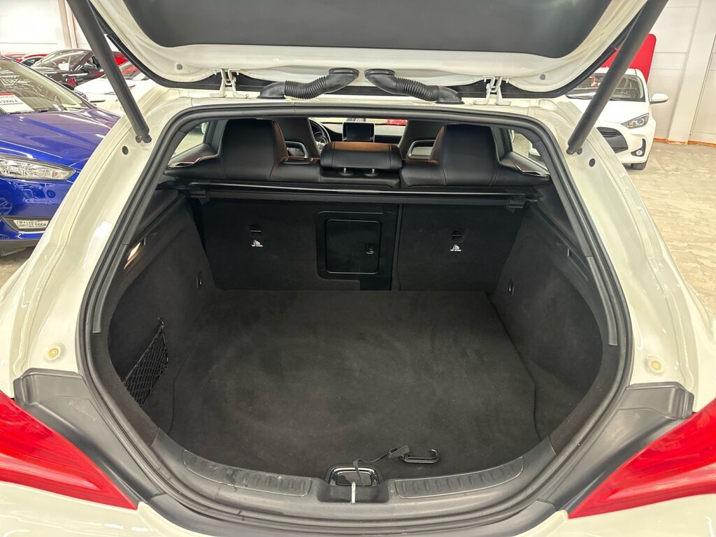 Mercedes-Benz CLA 2016 Valkoinen