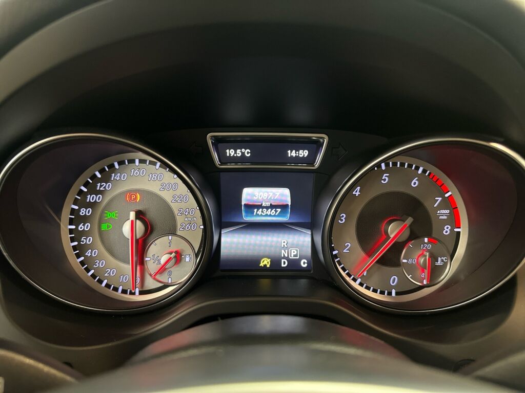 Mercedes-Benz CLA 2016 Valkoinen