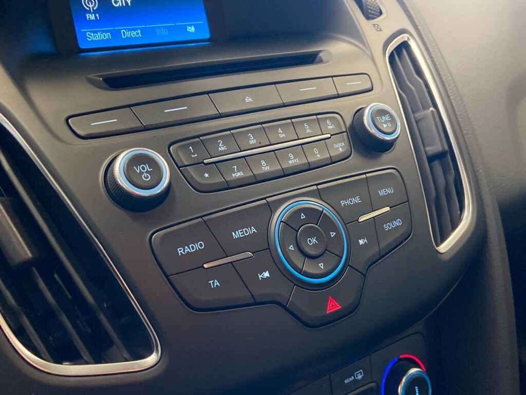 Ford Focus 2016 Valkoinen