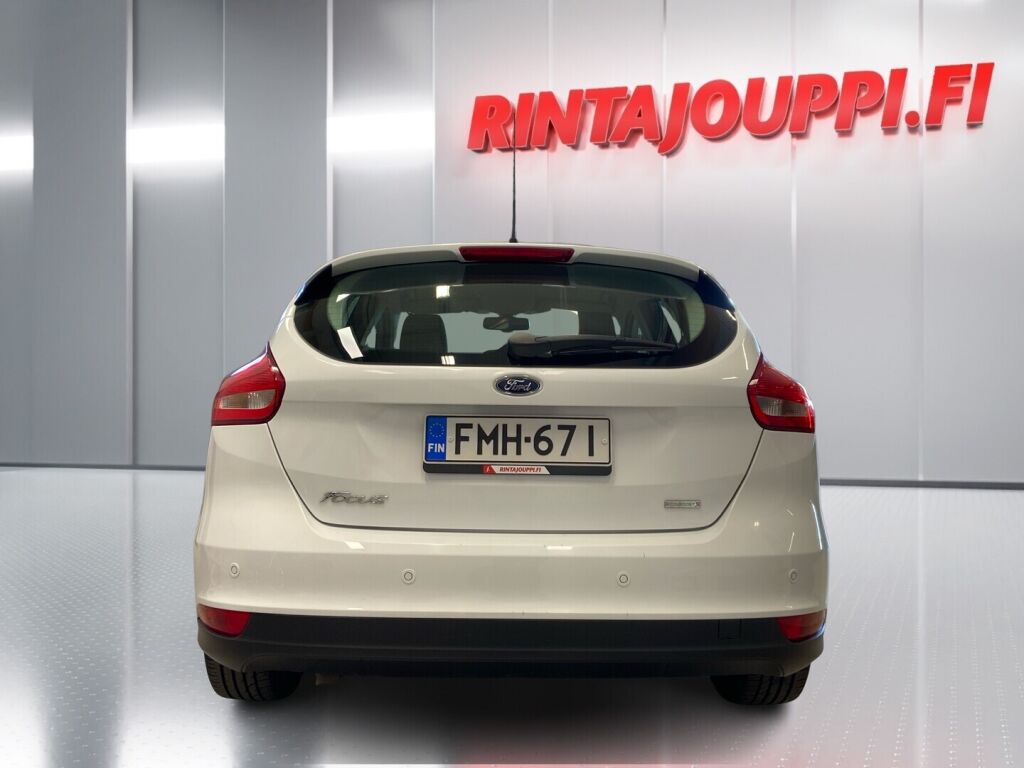 Ford Focus 2016 Valkoinen