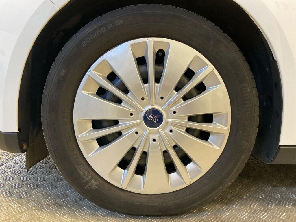 Ford Focus 2016 Valkoinen