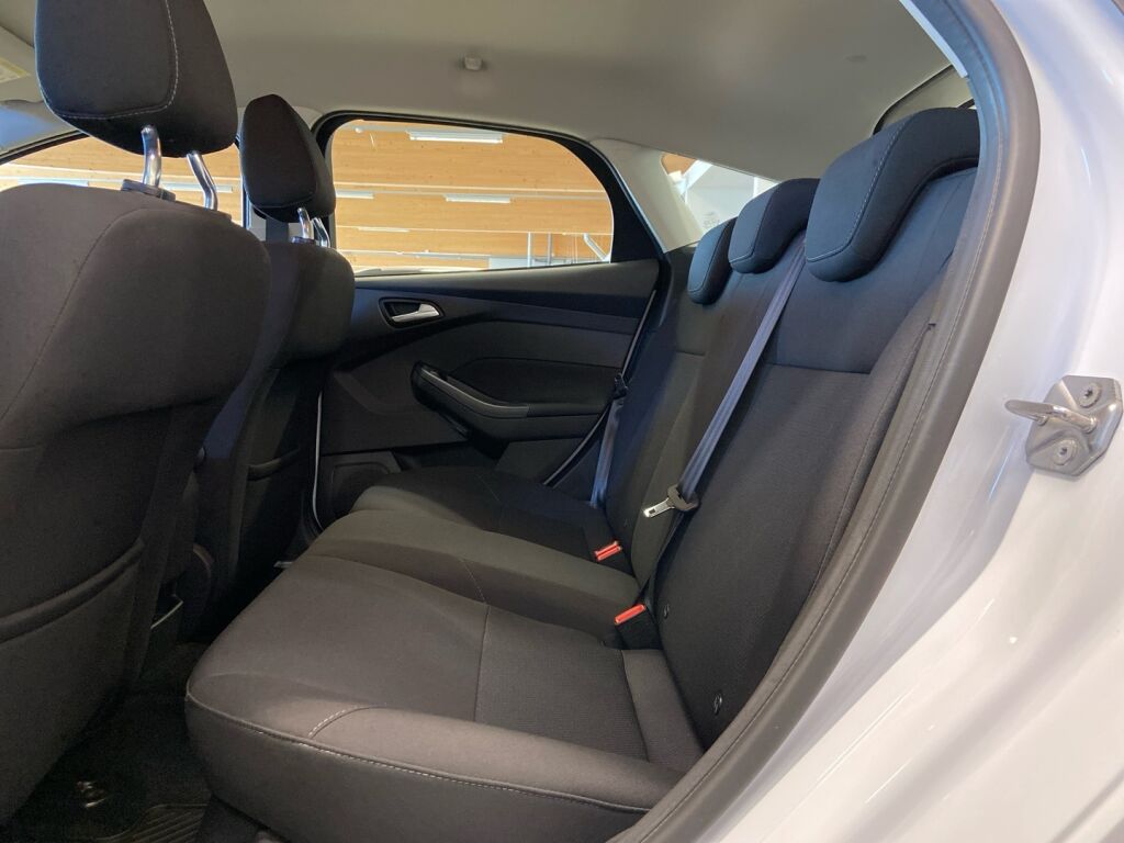 Ford Focus 2016 Valkoinen