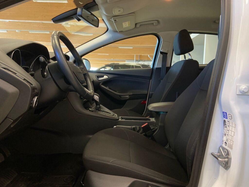 Ford Focus 2016 Valkoinen