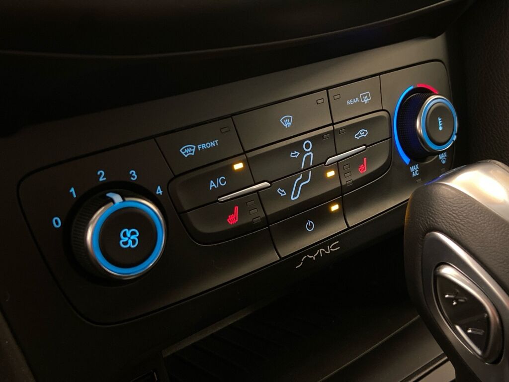 Ford Focus 2016 Valkoinen