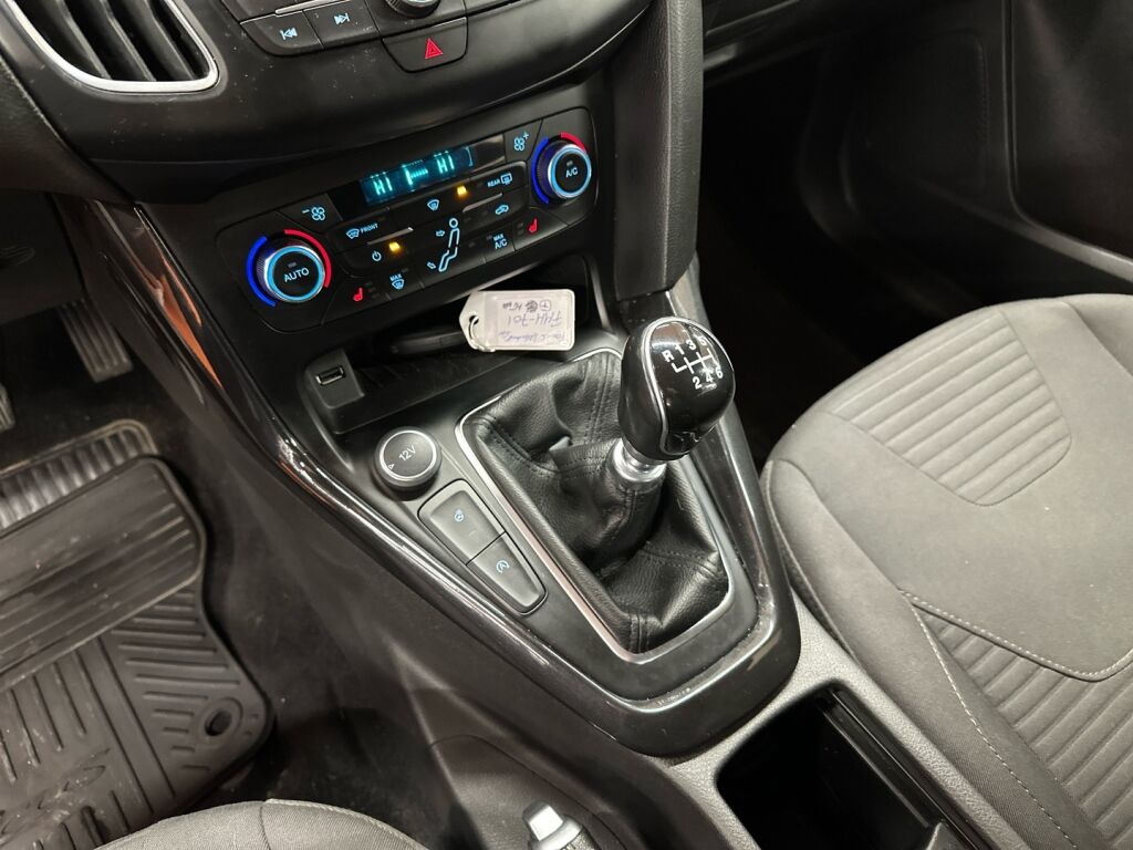 Ford Focus 2016 Harmaa