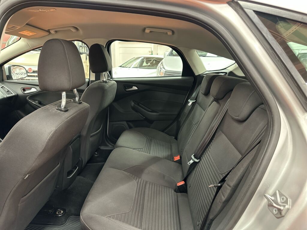 Ford Focus 2016 Harmaa