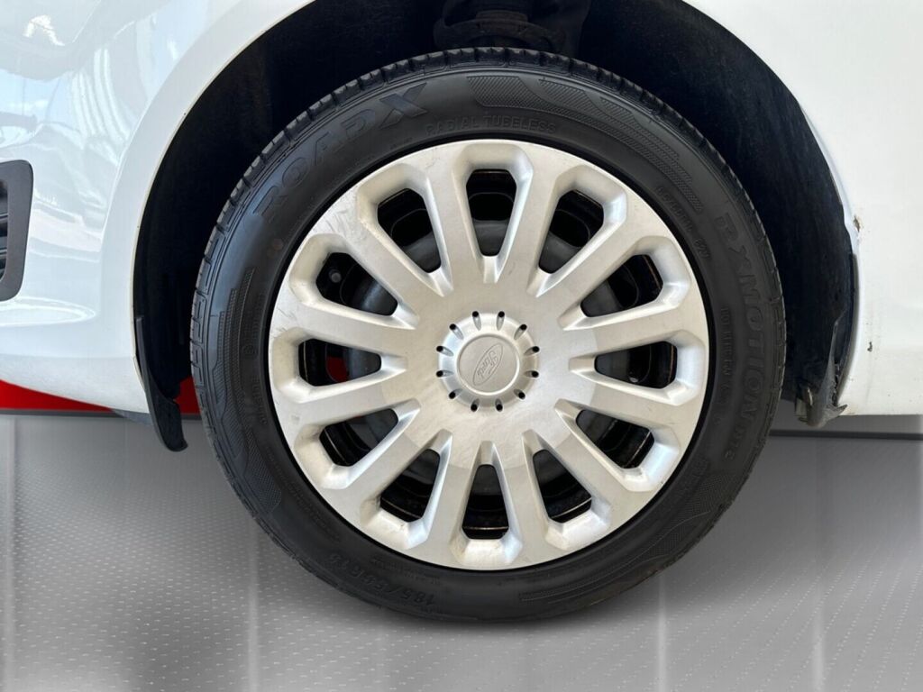 Ford Fiesta 2016 Valkoinen