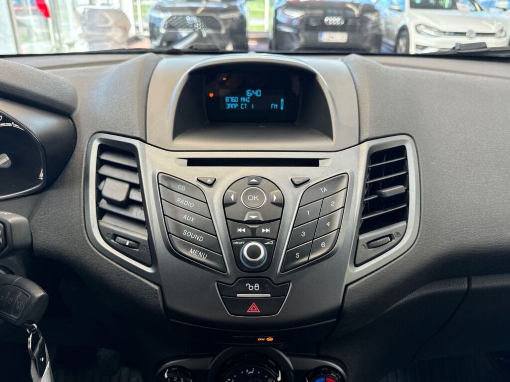 Ford Fiesta 2016 Valkoinen