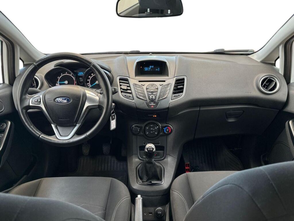 Ford Fiesta 2016 Valkoinen