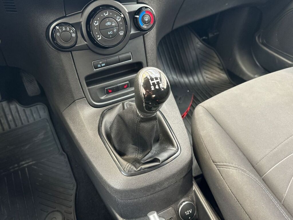 Ford Fiesta 2016 Valkoinen