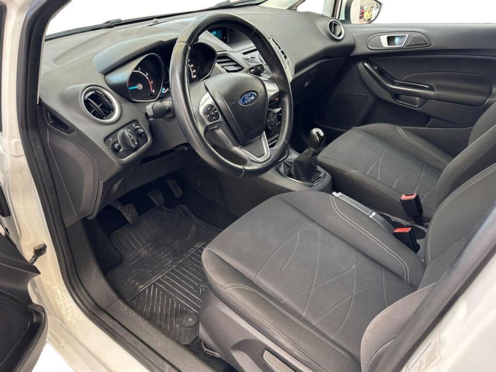 Ford Fiesta 2016 Valkoinen