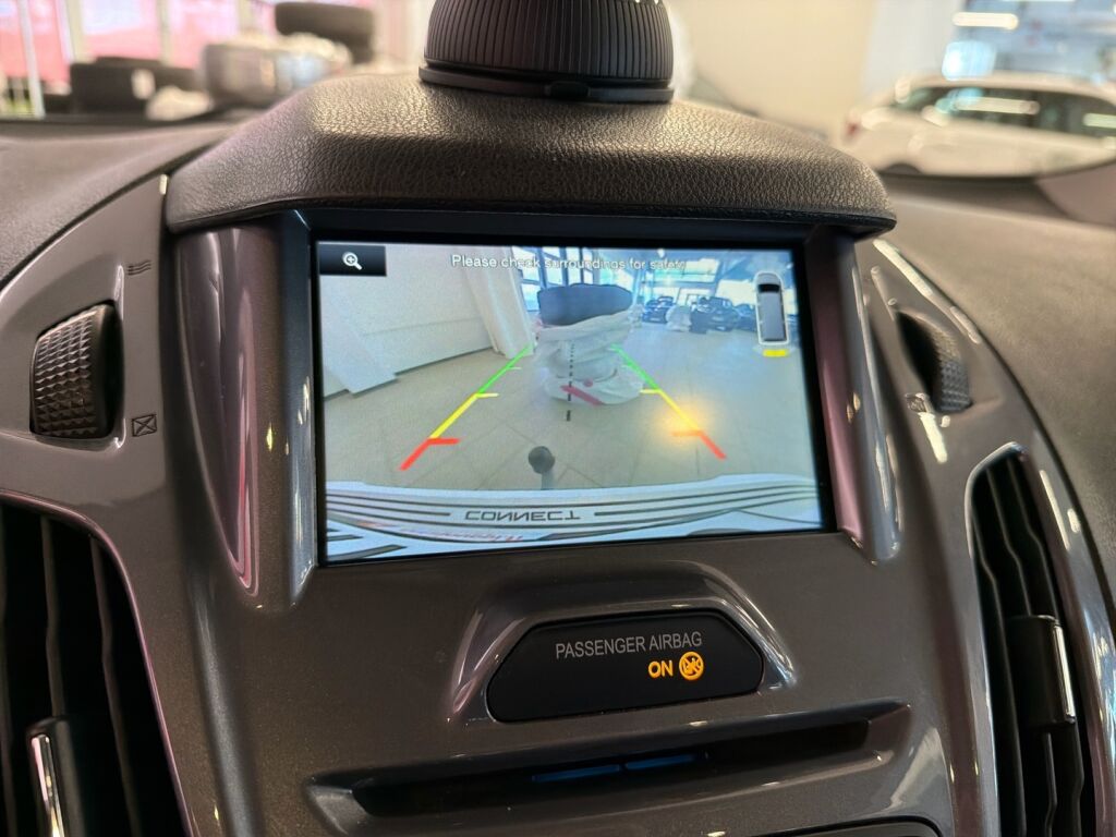 Ford Grand Tourneo Connect 2016 Valkoinen