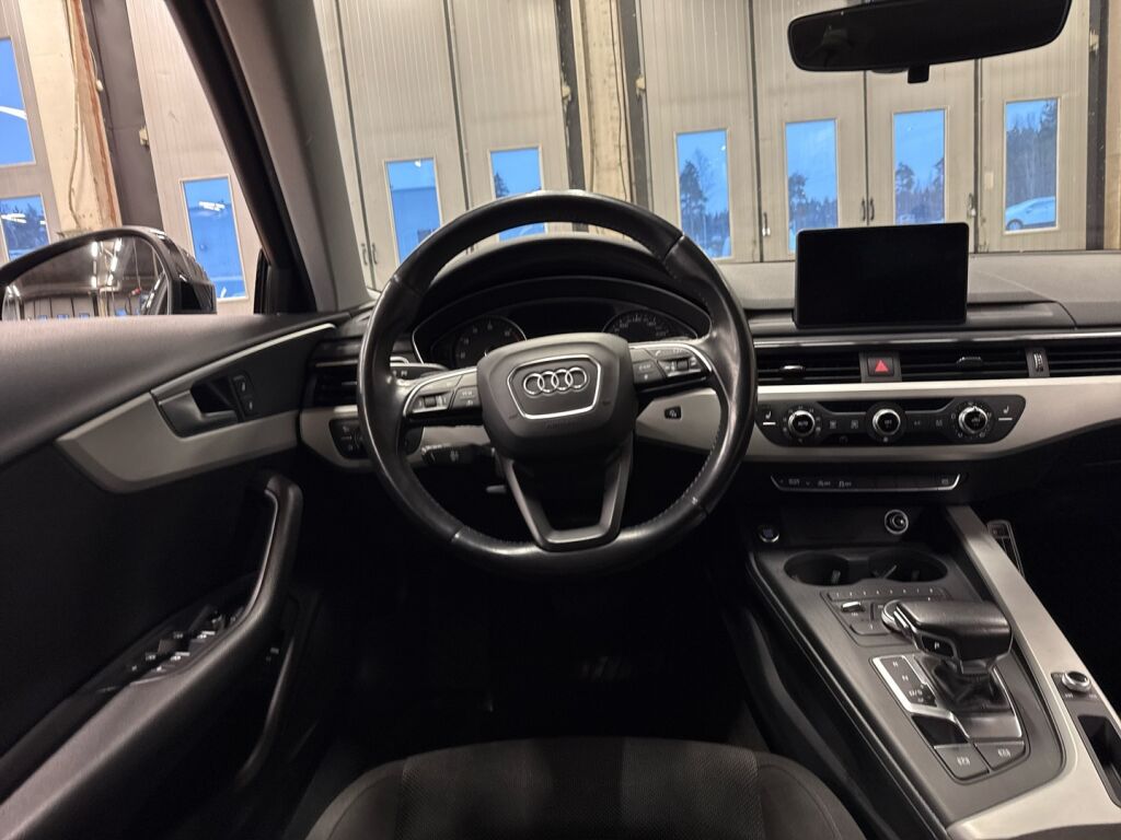 Audi A4 2016 Musta