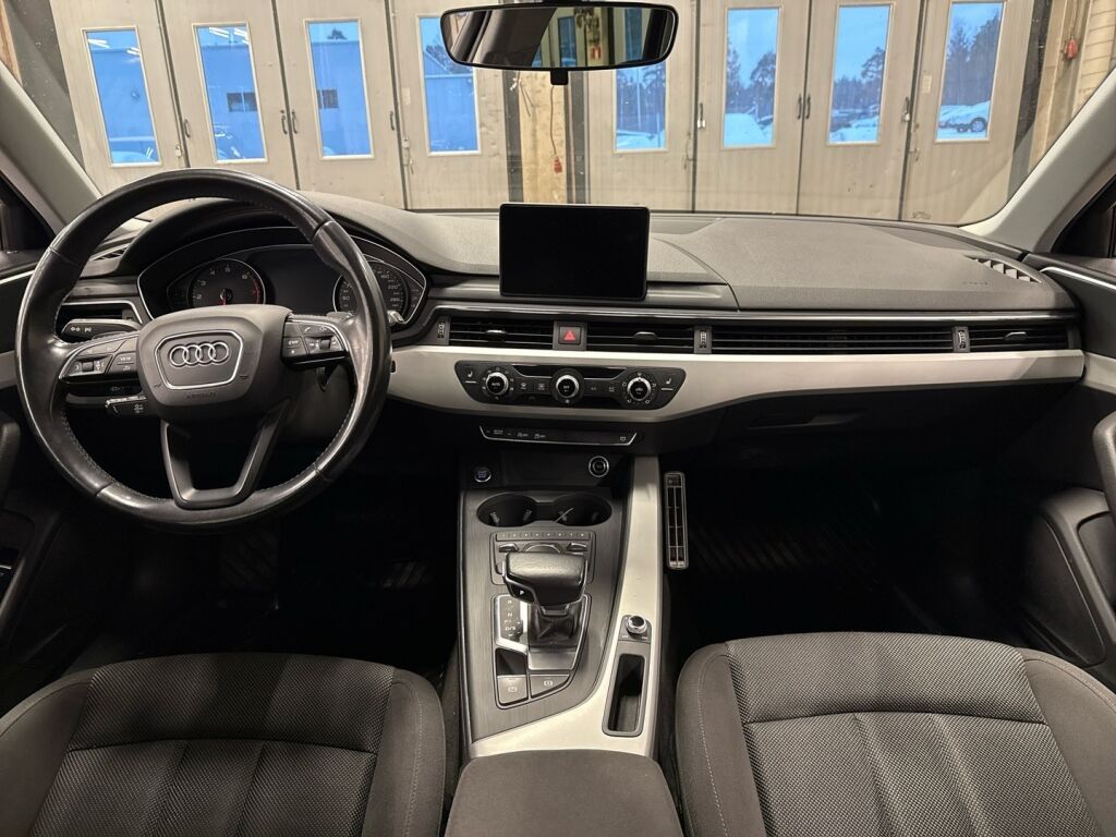 Audi A4 2016 Musta