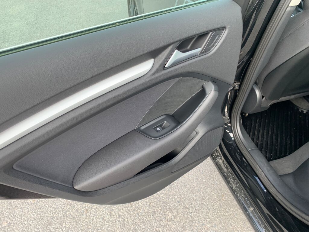 Audi A3 2016 Musta
