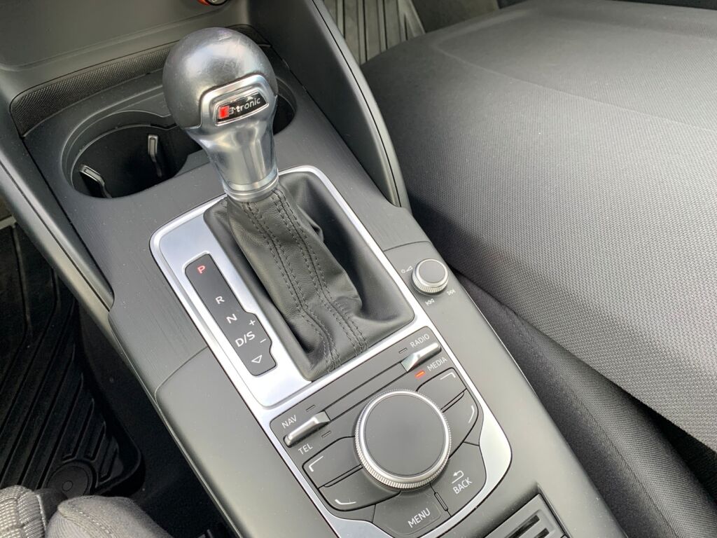 Audi A3 2016 Musta