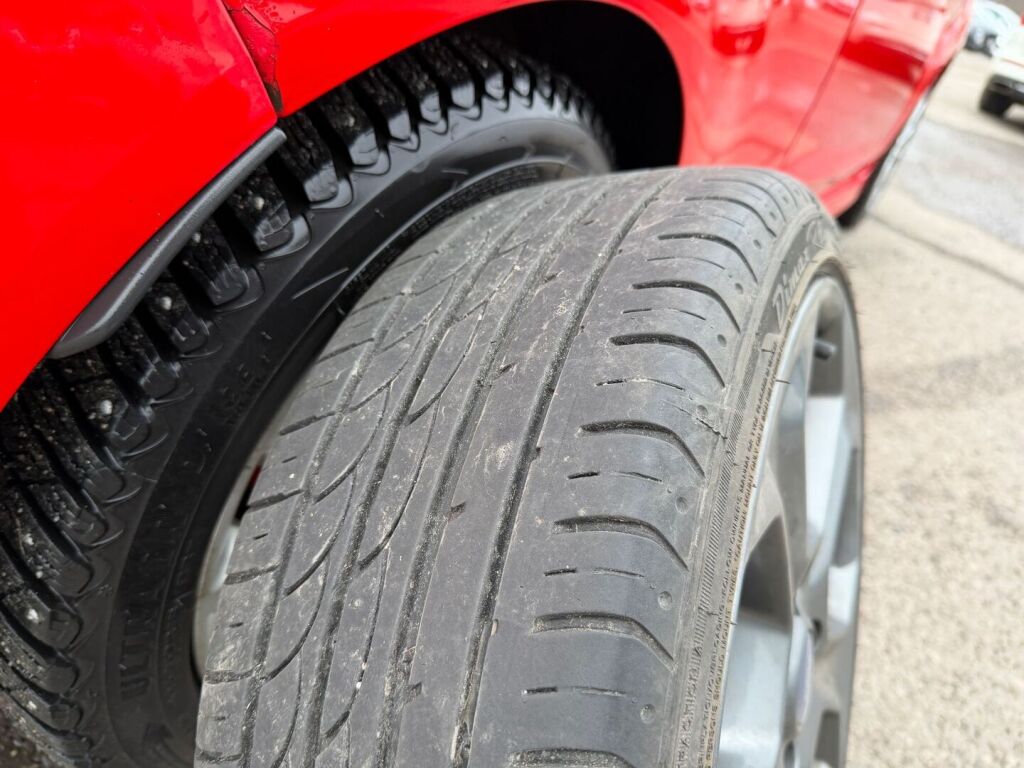 Ford Fiesta 2016 Punainen