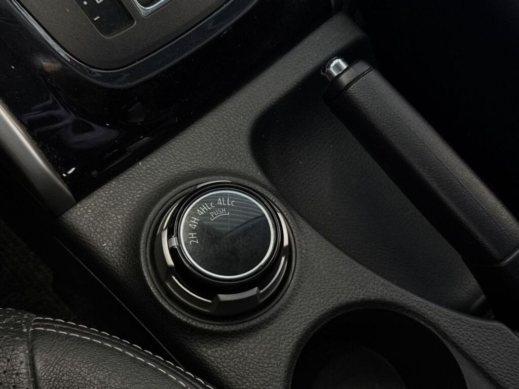 Mitsubishi L200 2016 Metallinhohto Valkoinen