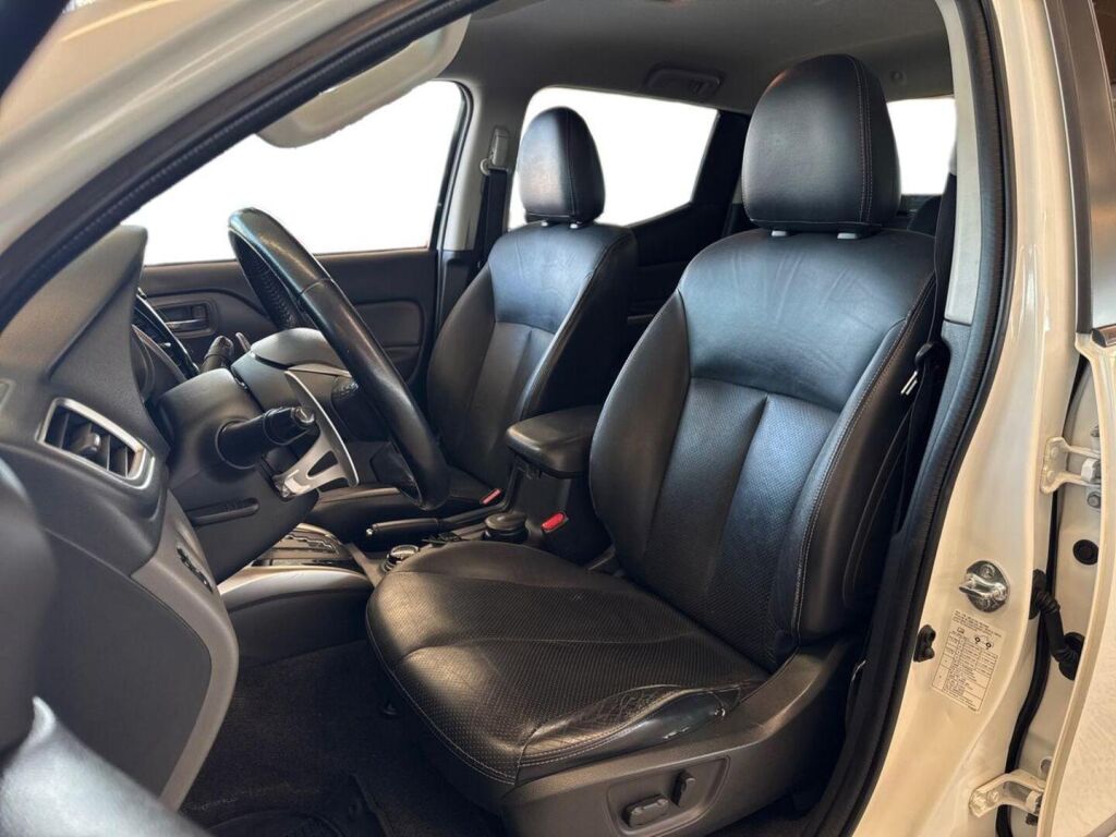 Mitsubishi L200 2016 Metallinhohto Valkoinen