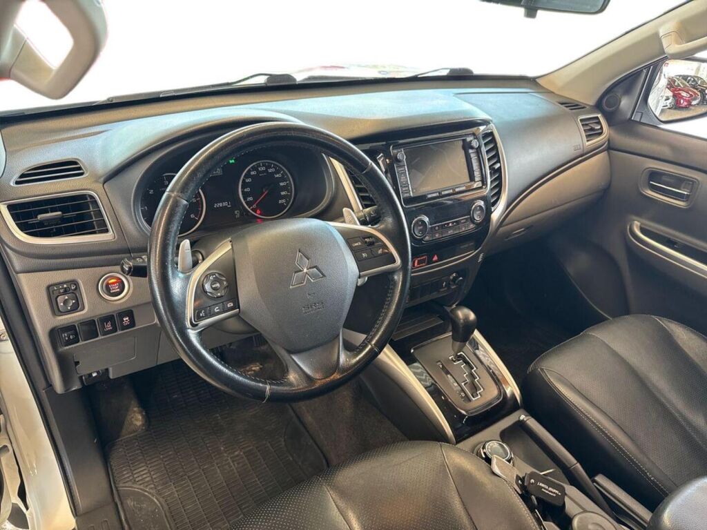 Mitsubishi L200 2016 Metallinhohto Valkoinen