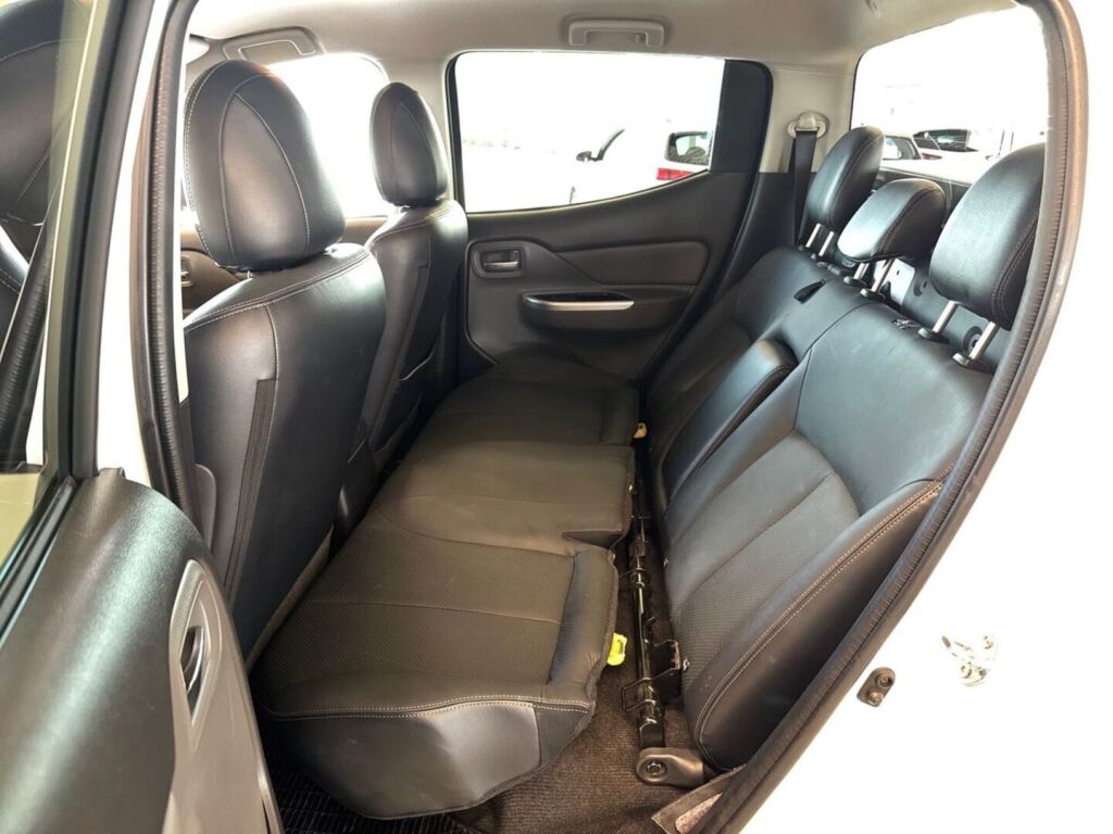 Mitsubishi L200 2016 Metallinhohto Valkoinen