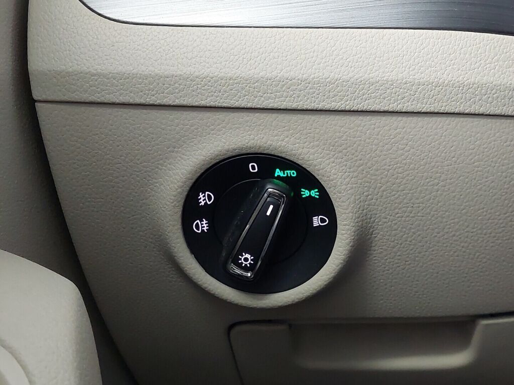 Skoda Superb 2016 Valkoinen