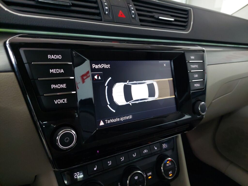 Skoda Superb 2016 Valkoinen