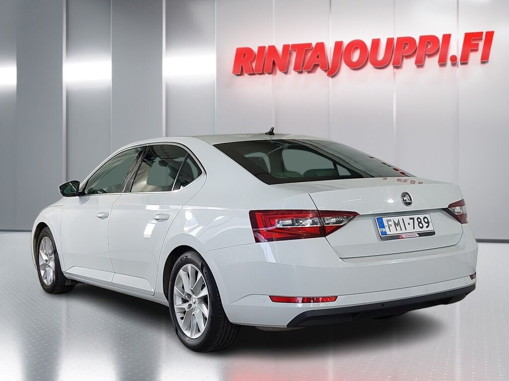 Skoda Superb 2016 Valkoinen
