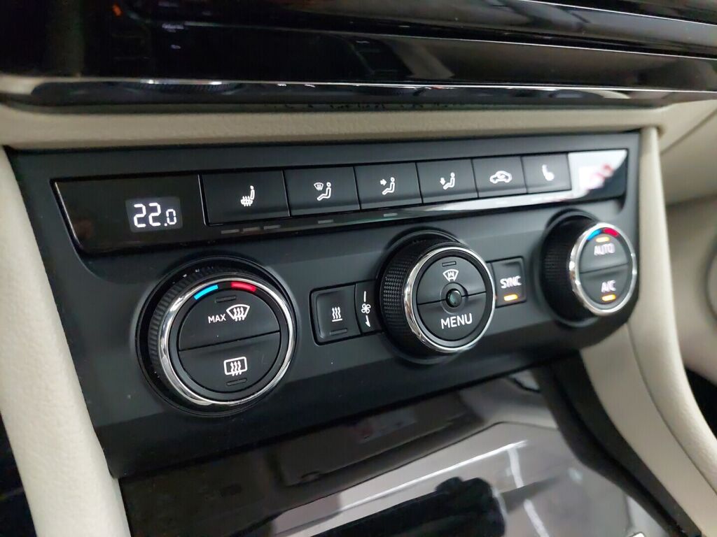 Skoda Superb 2016 Valkoinen