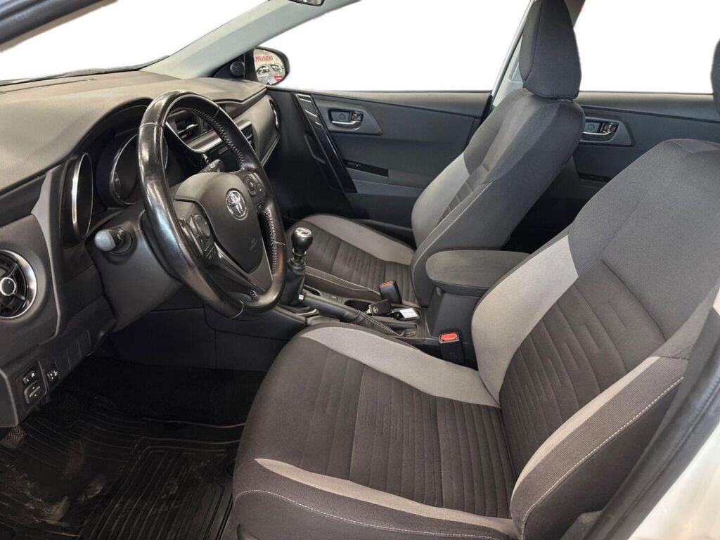 Toyota Auris 2017 Valkoinen