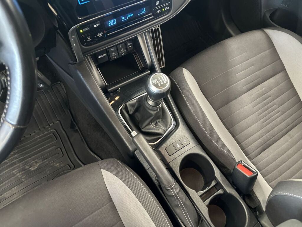 Toyota Auris 2017 Valkoinen
