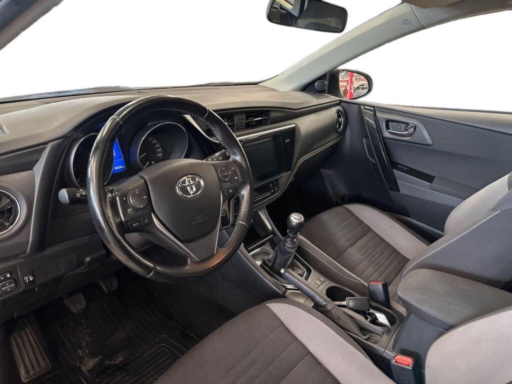 Toyota Auris 2017 Valkoinen