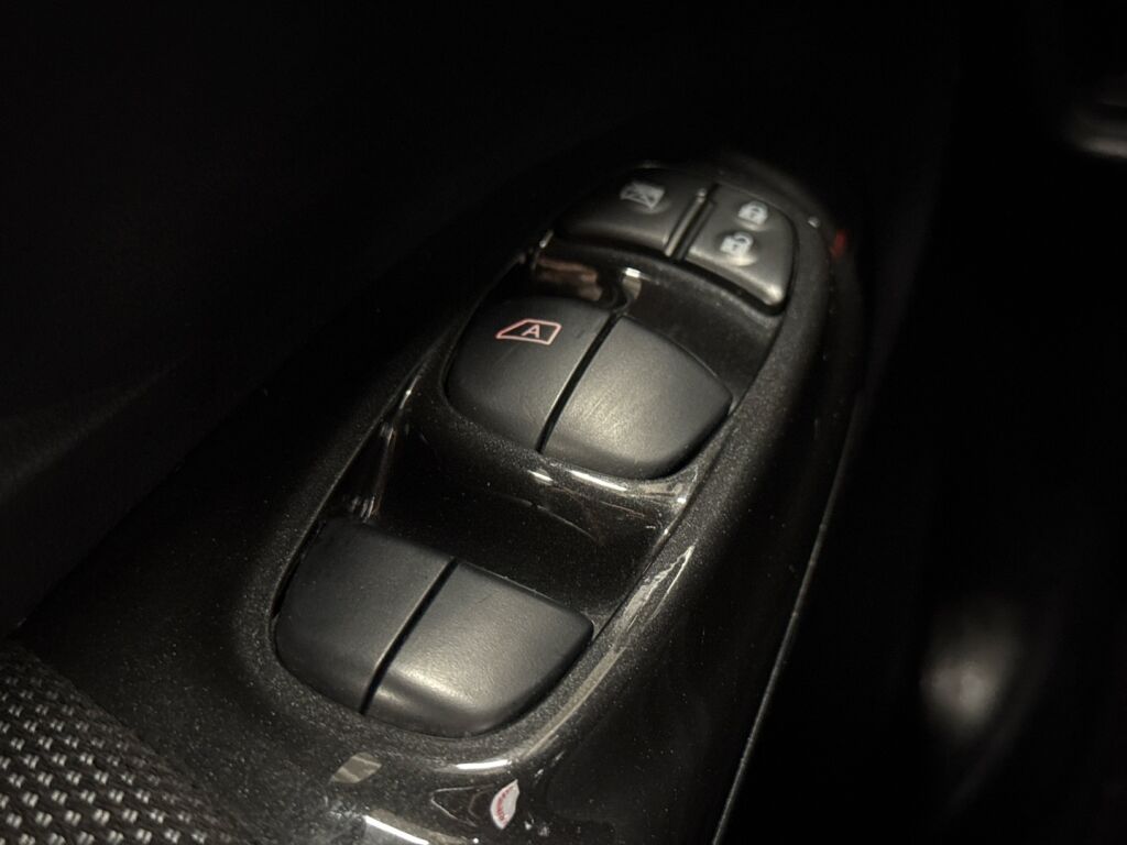 Nissan Juke 2017 Musta