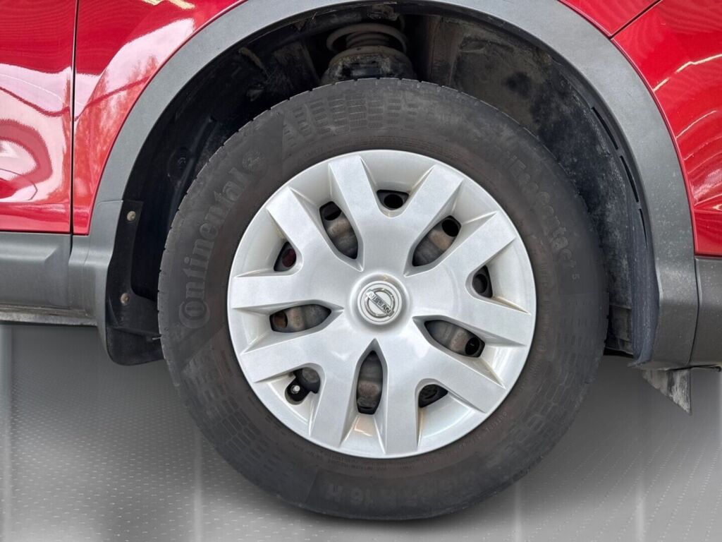 Nissan Qashqai 2017 Metallinhohto Punainen