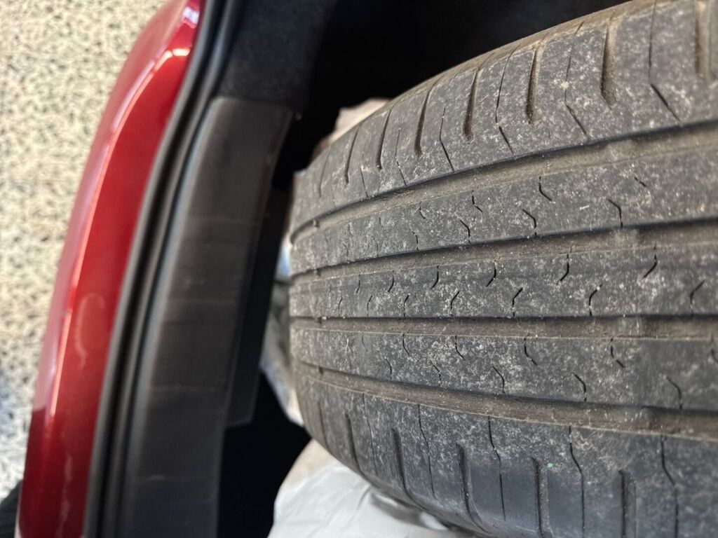 Nissan Qashqai 2017 Metallinhohto Punainen