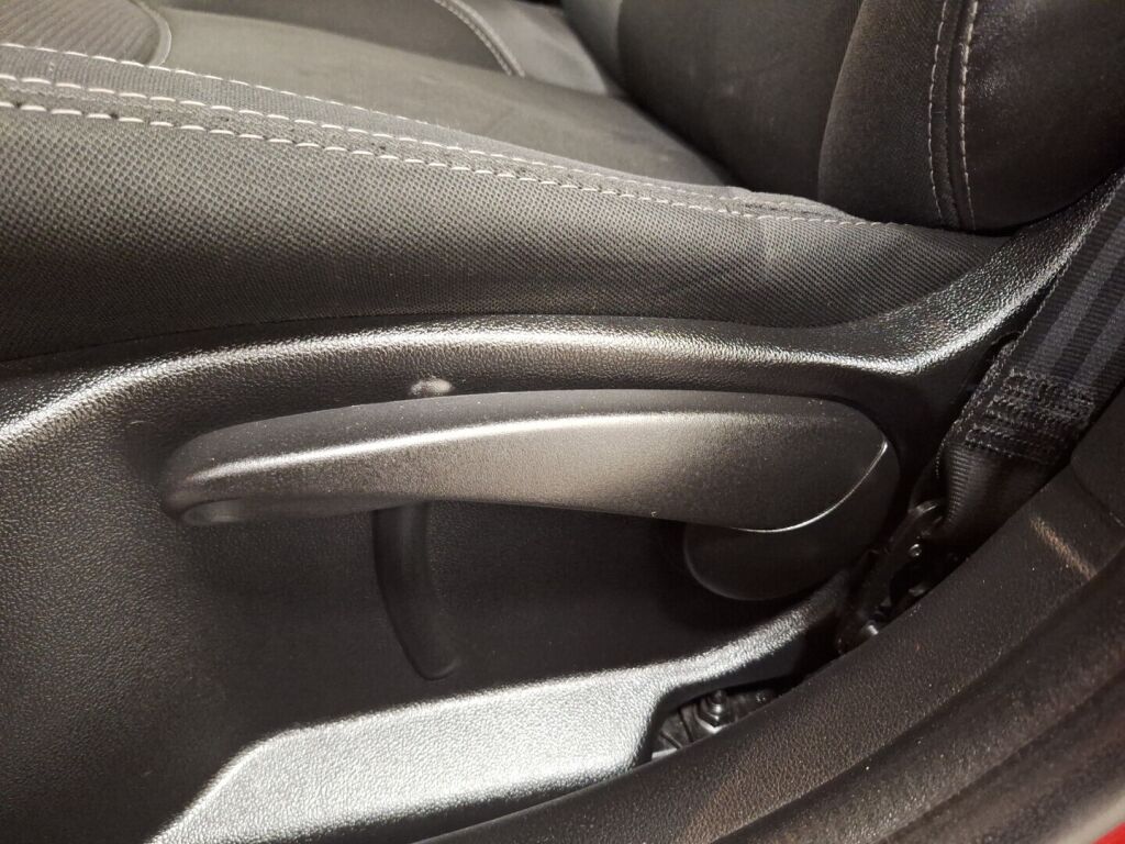 Renault Clio 2016 Punainen