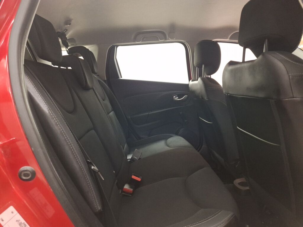 Renault Clio 2016 Punainen