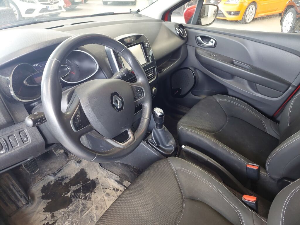 Renault Clio 2016 Punainen