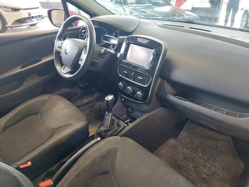 Renault Clio 2016 Punainen
