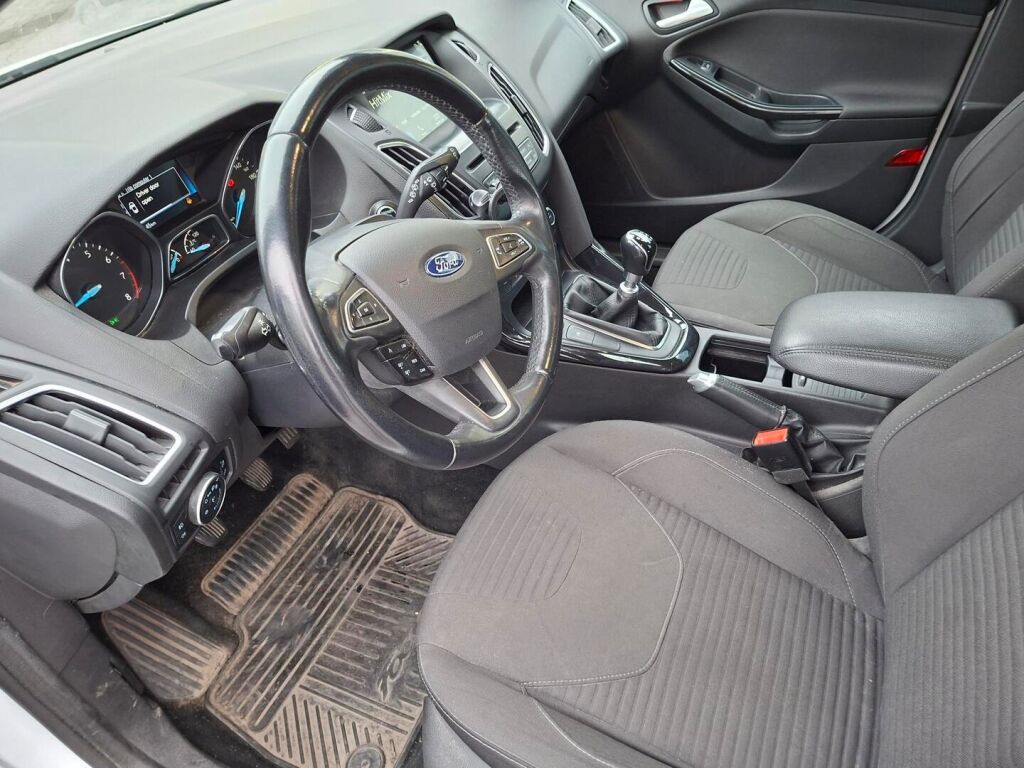 Ford Focus 2016 Valkoinen