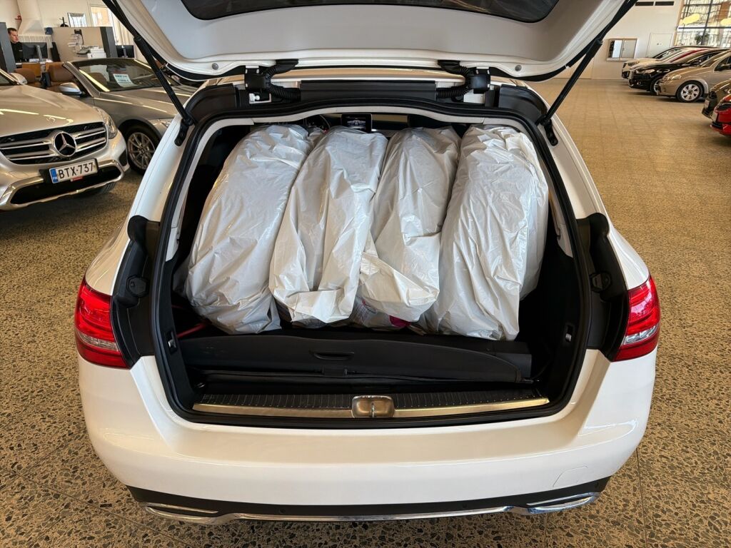 Mercedes-Benz C 2017 Valkoinen