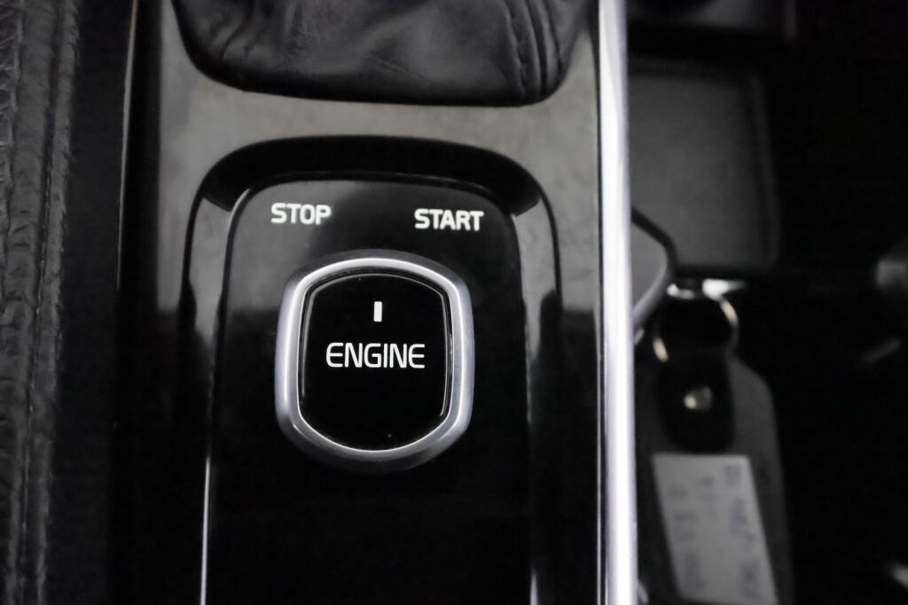 Volvo V90 2017 Musta