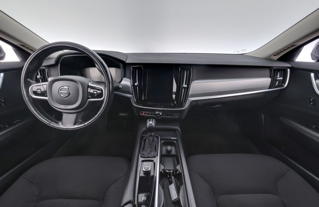 Volvo V90 2017 Musta