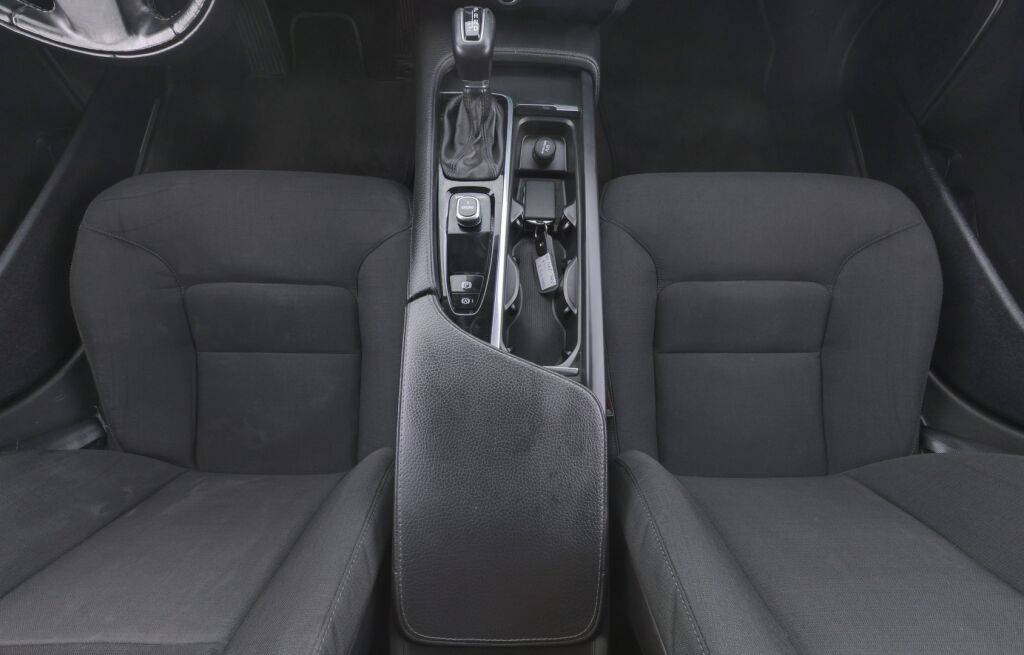 Volvo V90 2017 Musta