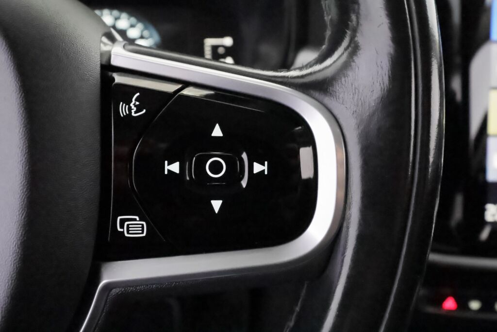 Volvo V90 2017 Musta